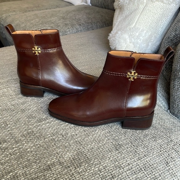 NWT TORY BURCH Logo Leather Boots - Picture 12 of 12